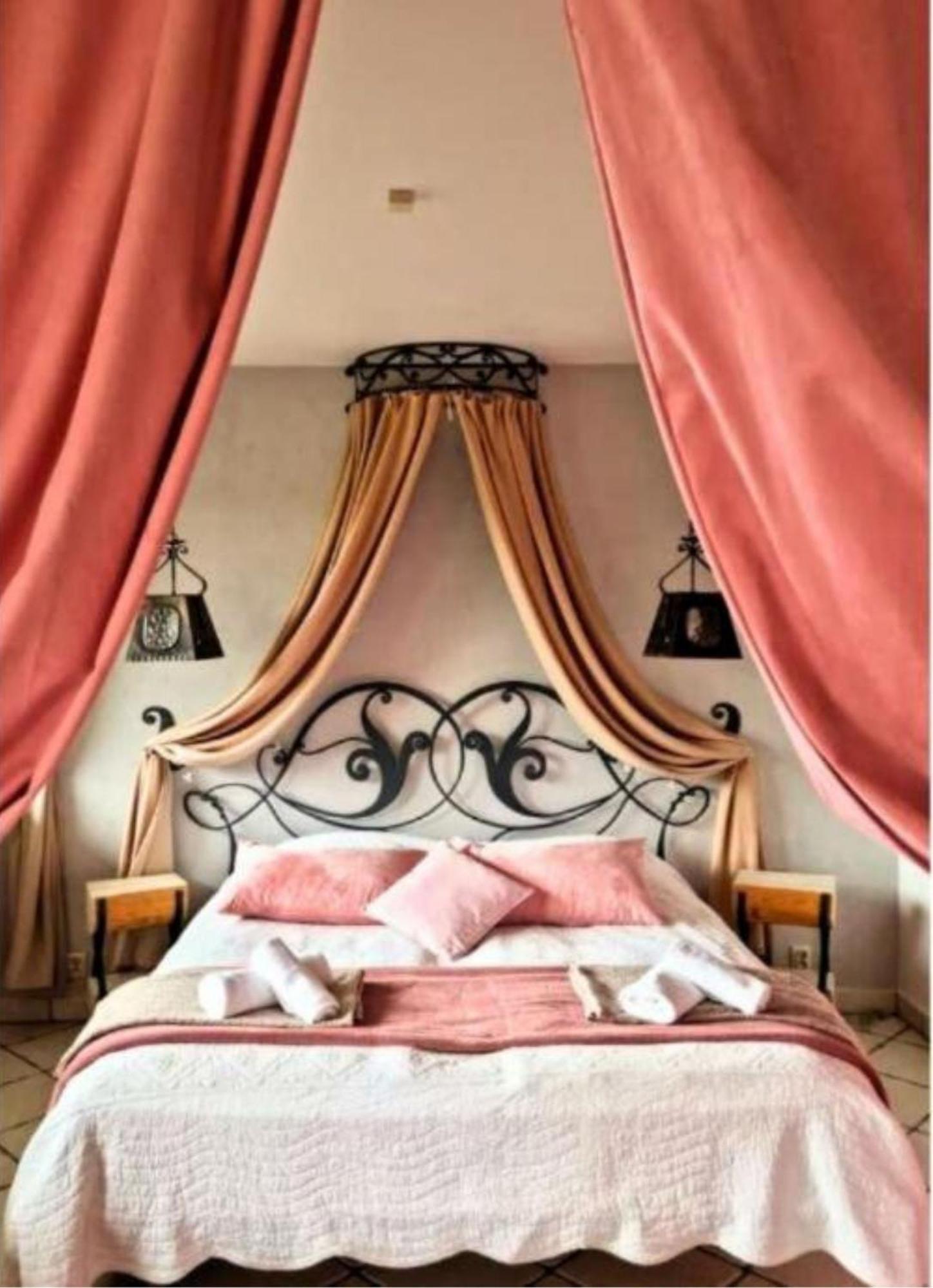 Villa Toscana Boutique มูชองค์ชิคแล ภายนอก รูปภาพ